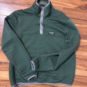 L.L. Bean Men's Green Crewneck Sweater
